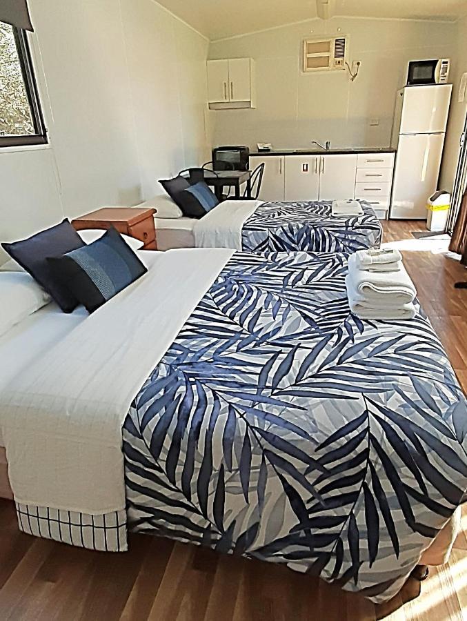 Hotel Mt Larcom Tourist Park Mount Larcom Zewnętrze zdjęcie