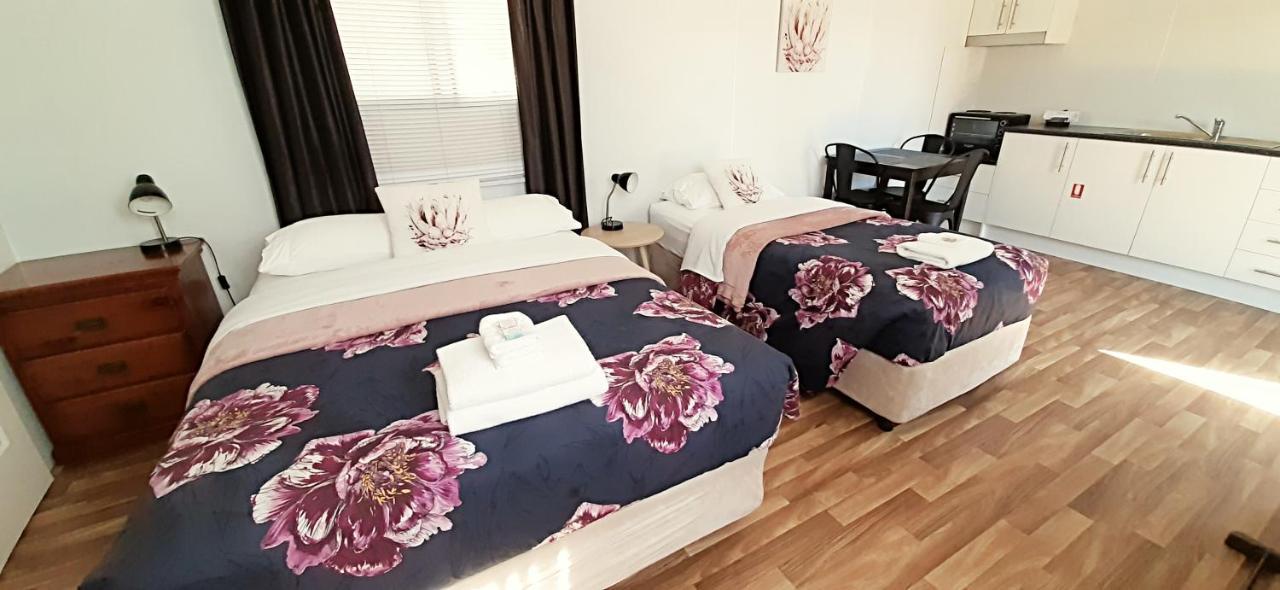 Hotel Mt Larcom Tourist Park Mount Larcom Zewnętrze zdjęcie